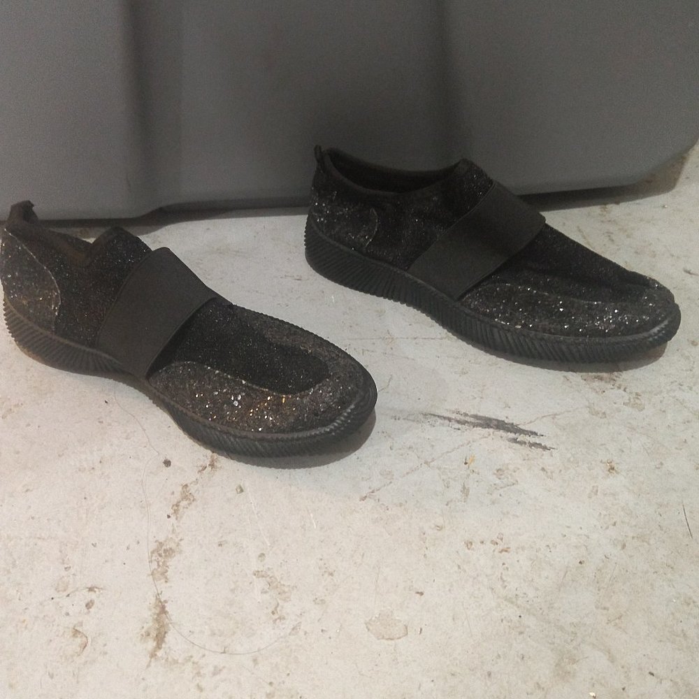 Rouge Sparkly Slip-On Sneakers